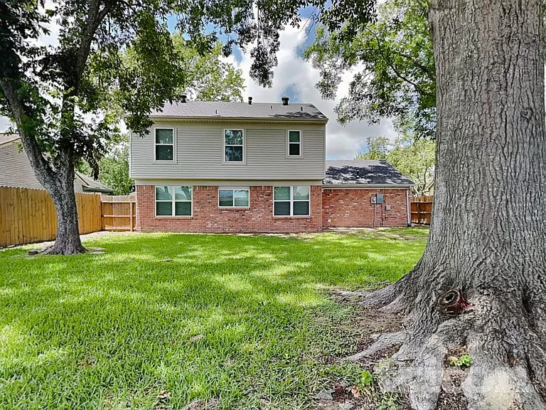 2610 Townhall Ln — Photo 15