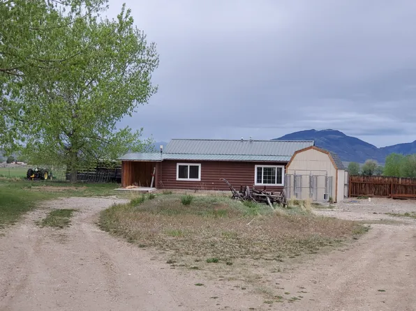 49 Spicer Ln, Cody, WY 82414