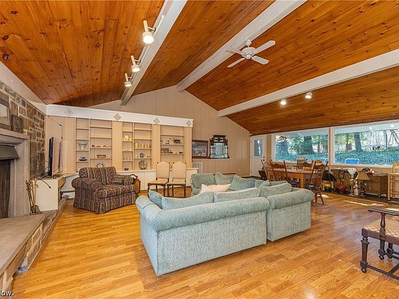 3rd image of 70 Morningside Dr