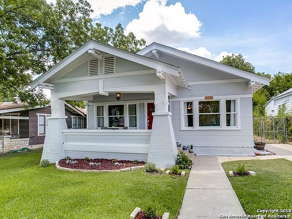 3rd image of 1021 W Magnolia Ave