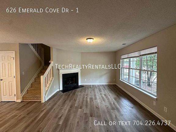3rd image of 626 Emerald Cove Dr #1