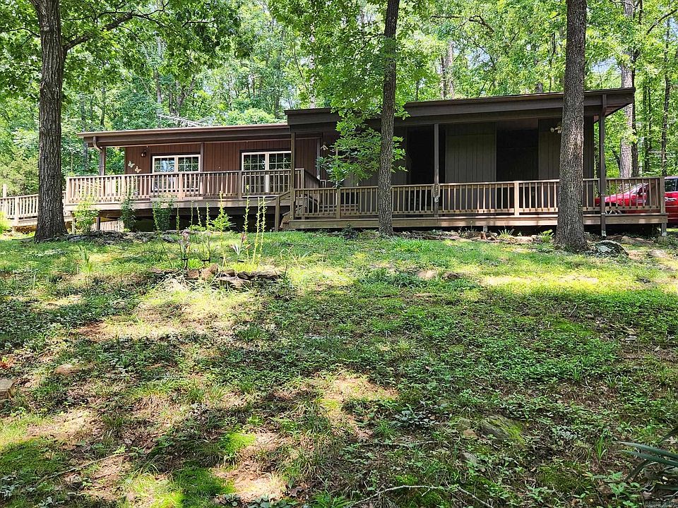 1st image of 106 Oak Park Ln