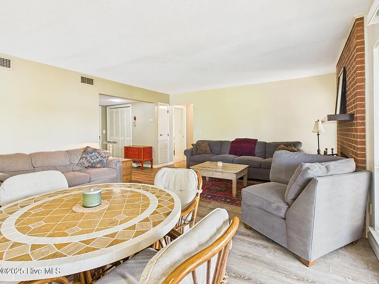 250 Sugar Gum Ln #201 — Photo 8