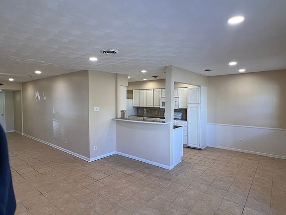 3rd image of 1214 Dearborn Dr