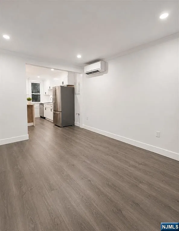 1 bed, 1.0 bath, $2,000 — Photo 3