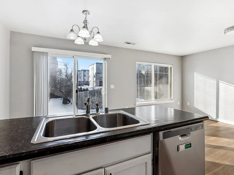 514 S Arthur St — Photo 12