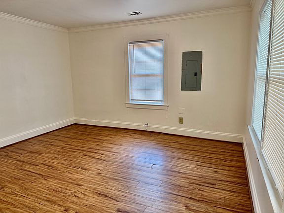 5th image of 535 Pearl St