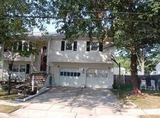 10 Tracey Dr, Milltown, NJ