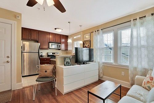 5th image of 4632 Grove Ave #U7