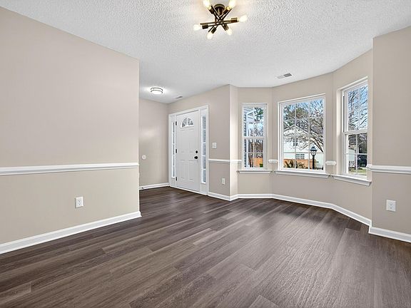 5th image of 201 Oak Cove Dr