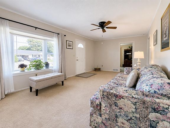 3rd image of 102 Magnolia Drive