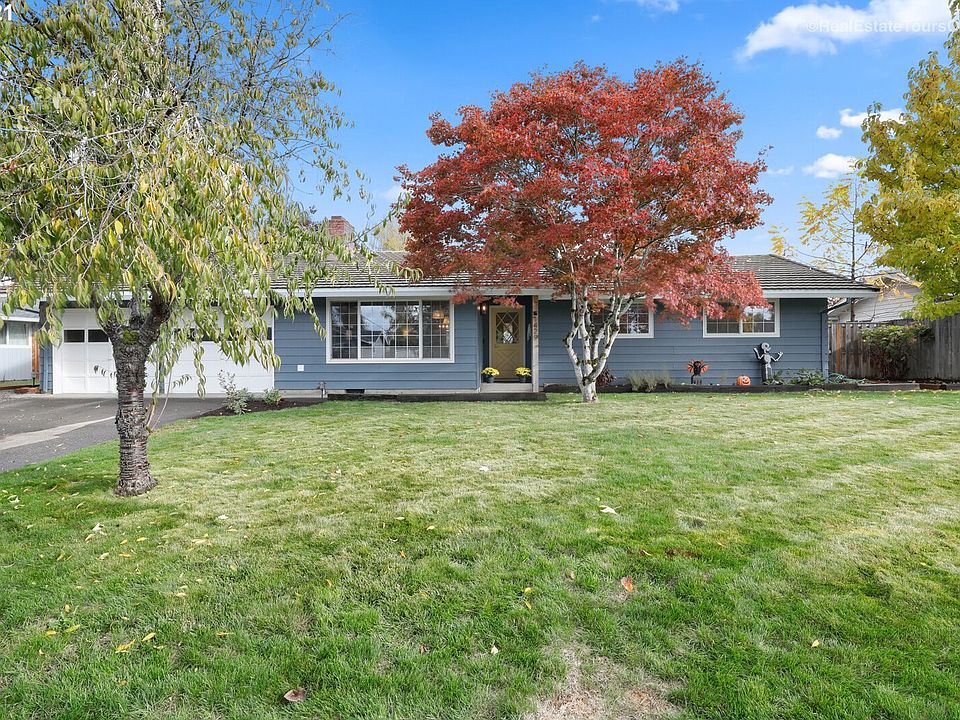 1st image of 1429 NE Oleander Ln