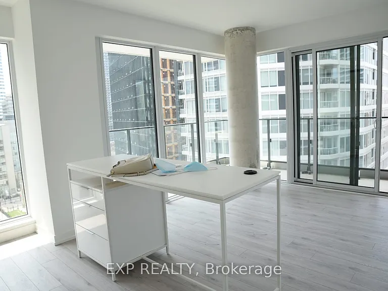 77 Shuter St #1813 — Photo 7