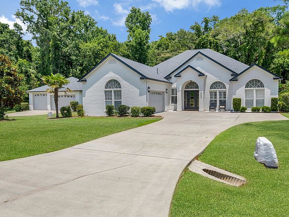 2nd image of 2227 Upland Way
