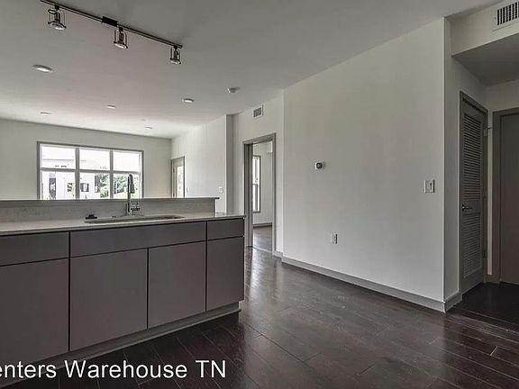 3rd image of 400 Herron Dr APT 211