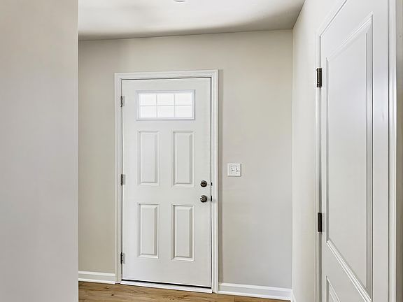5th image of 1724 Plum Brook Dr