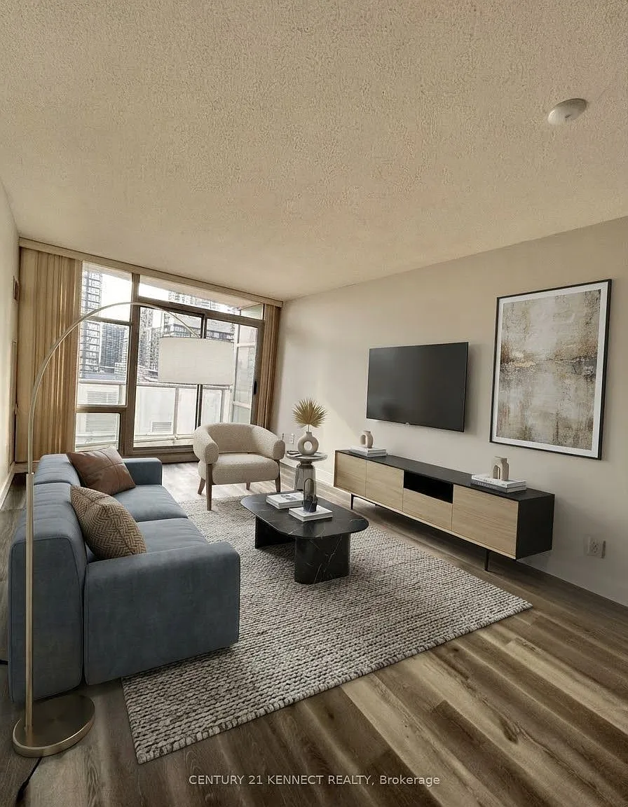 10 Navy Wharf Ct — Photo 2