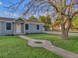 8405 Hanon Dr, White Settlement, TX 76108