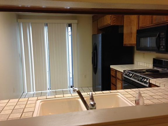 4th image of 2930 Driftwood Pl APT 23