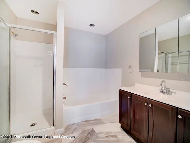 869 Mariposa Ct — Photo 13