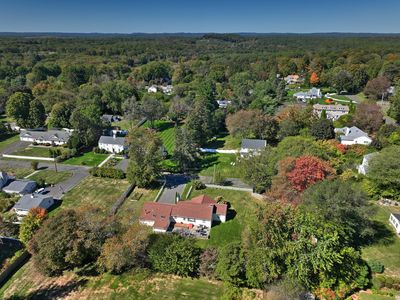 16 Manor Lane, Easton, CT, 06612