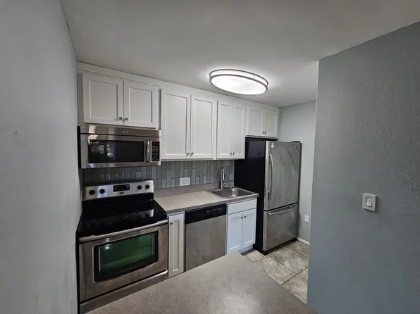 225 S Tropical Trl, Merritt Island, FL