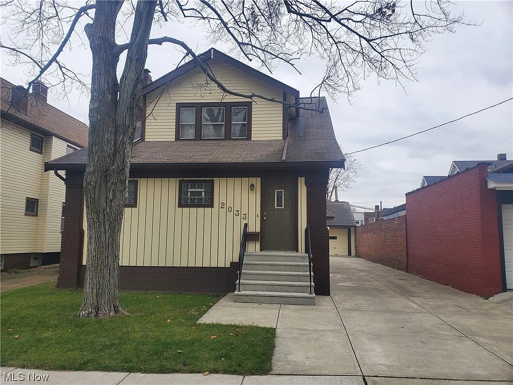 2033 Tate Ave photo 1