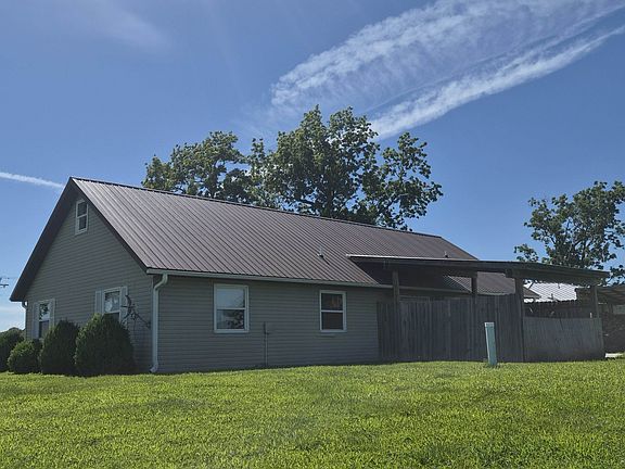 2nd image of 729 N 2650th Ave