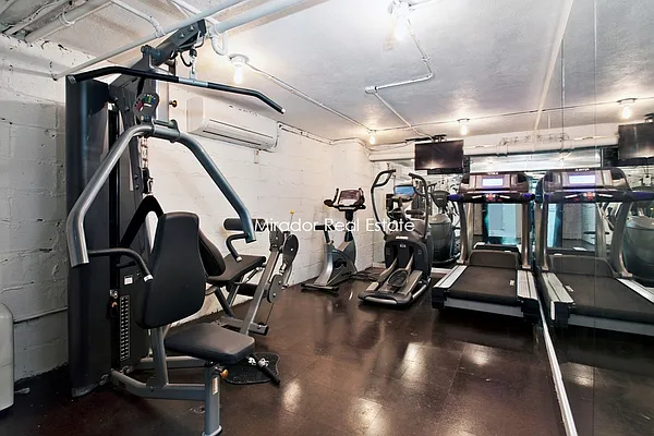 Rented by Mirador Real Estate | media 25