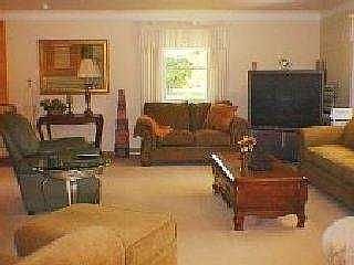 2nd image of 522 Parklane Dr