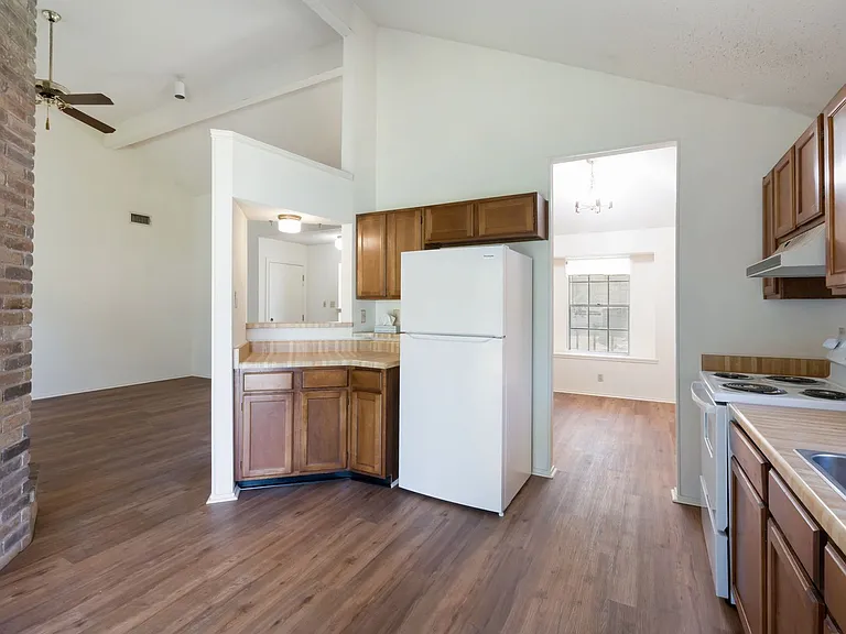 7803 Forest Rnch — Photo 12