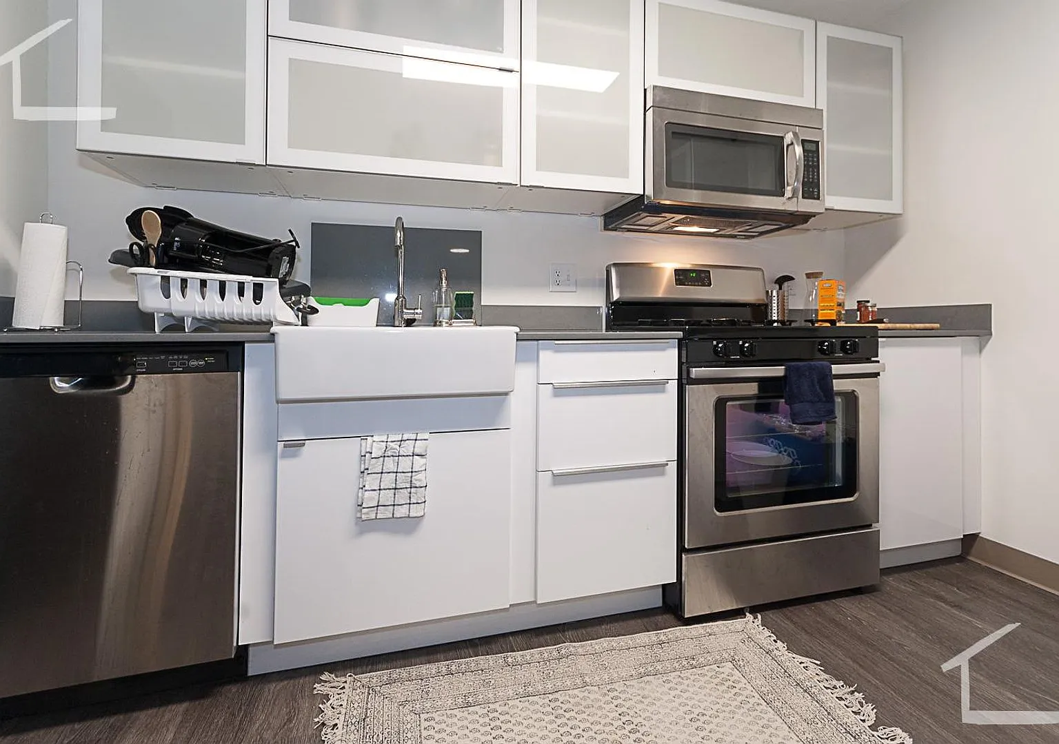 Beautiful 2 bed unit located next to Huntington Circle and the Green Line!! — Photo 4