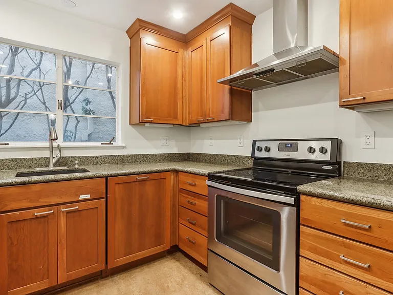 5290 Broadway Ter #102 — Photo 8