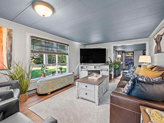 4th image of 14 Hickory Avenue