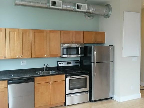 3rd image of 2733 Woodburn Ave Unit 301