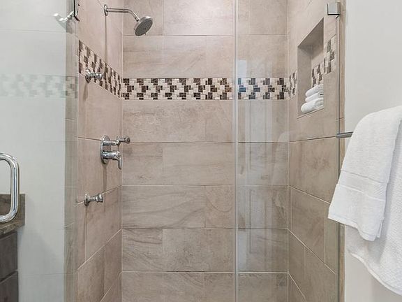 4th image of 111 S 15th St APT 2204
