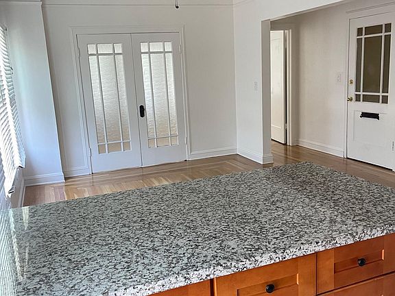 3rd image of 990 The Alameda #1