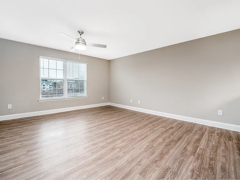 Stella's Place Apartments — Photo 25