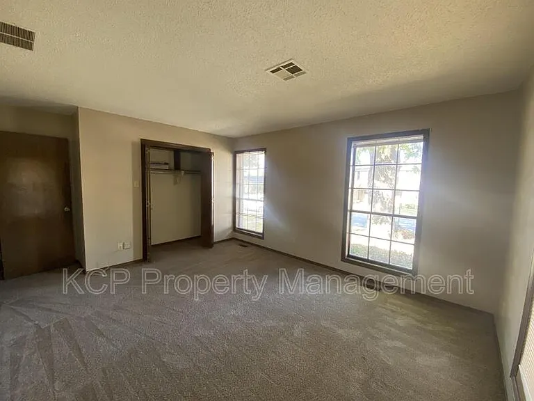 4914 S South Cir #U — Photo 14