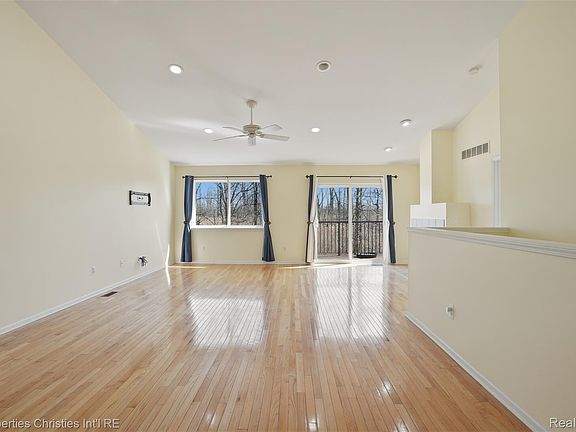 5th image of 30674 Ardmore Ct
