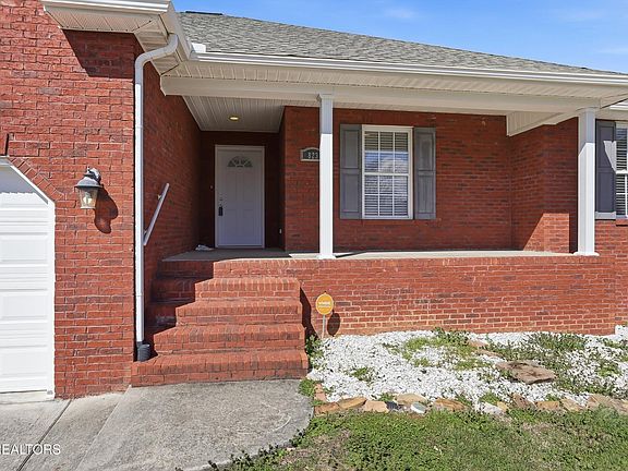 2nd image of 823 Colonial Estates Way