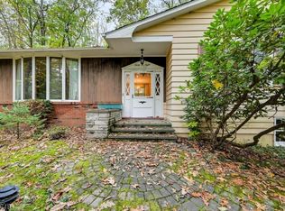 38 High Ridge Rd, Randolph, NJ 07869