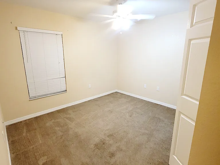 12115 Rockford St — Photo 18
