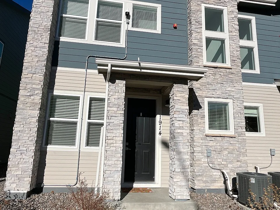 1916 Rosen Dr