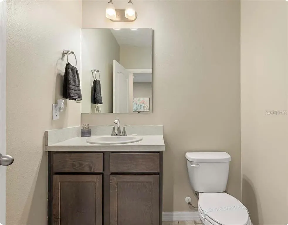 3 bed, 2.5 bath, 1762 sqft, $2,200 — Photo 3