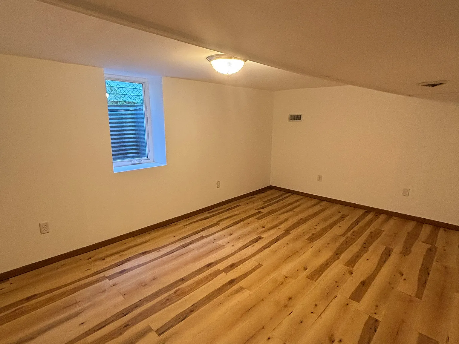 2 bed, 800 sqft, $1,295 — Photo 2