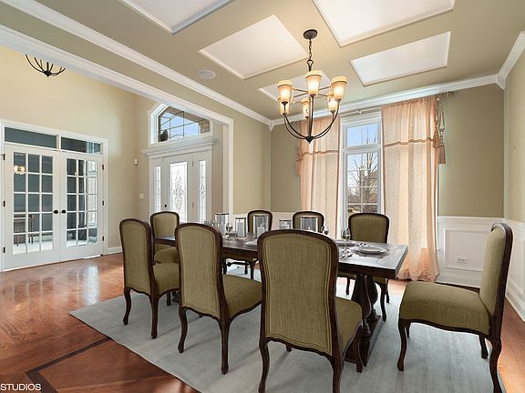 4th image of 22937 Toscana Dr