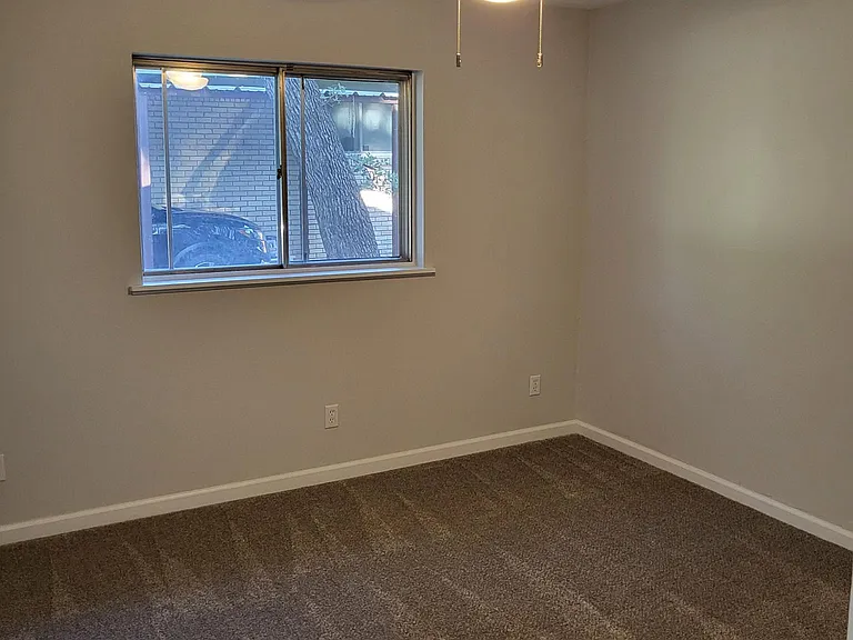6912 Meadowbrook Dr — Photo 16
