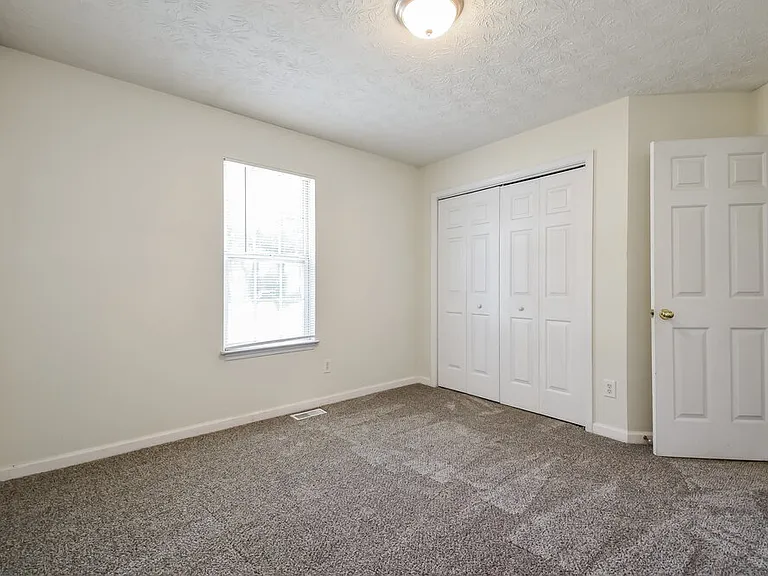 976 Masters Ln — Photo 14