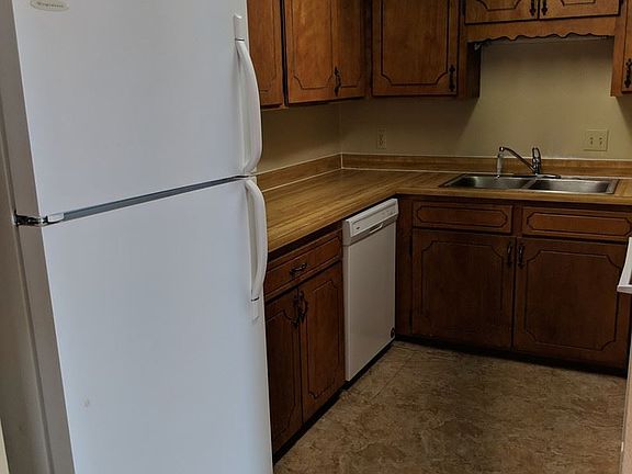 4th image of 518 W J St APT 2